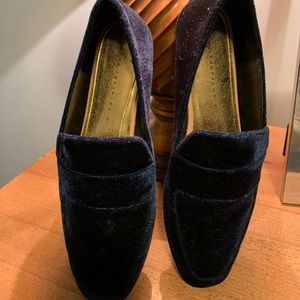 Navy blue velvet flats